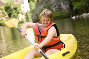 Canoeing girl with Down syndrome - ESLADE, éducatrice spécialisée en accompagnement psycho-éducatif 